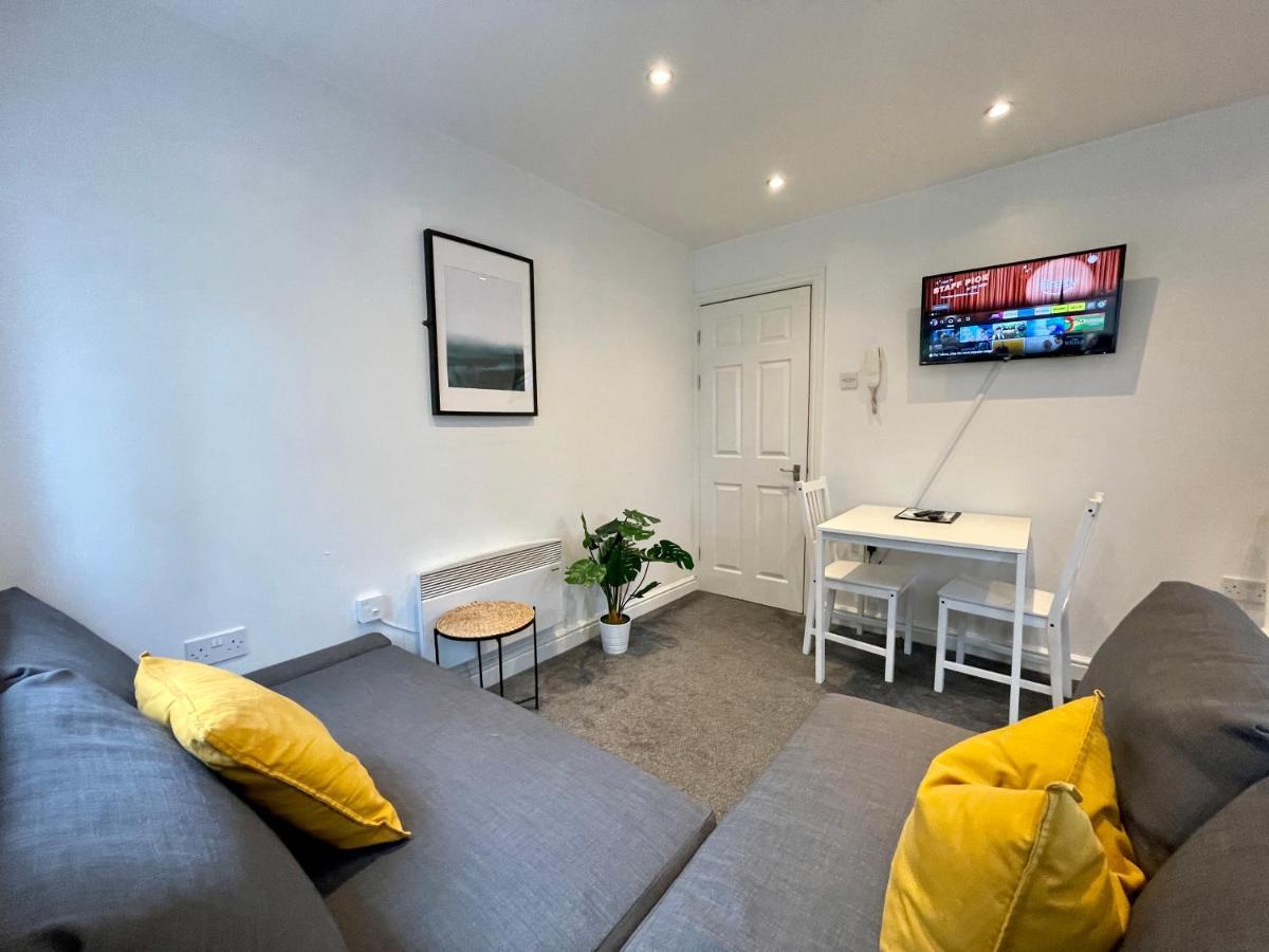 6 Person Apartment In City Centre Cardiff Dış mekan fotoğraf